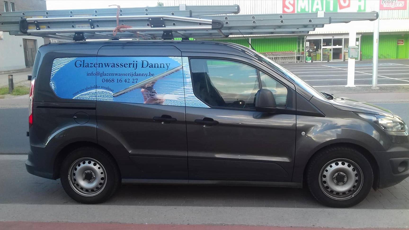 19417432_1358120260907876_7340328392500651910_o